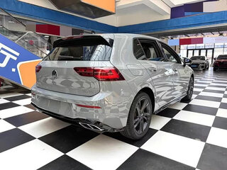 2023 Volkswagen Golf VIII, серый, 1620000 рублей, вид 4