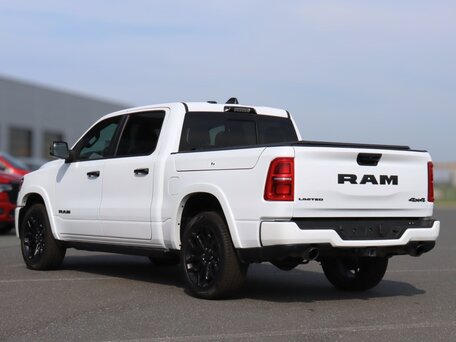 2025 Ram 1500 Crew Cab V Рестайлинг, белый, 11790000 рублей, вид 4