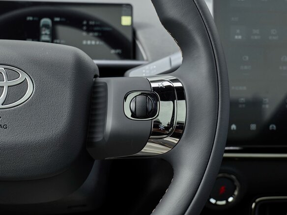 2026 Toyota bZ3X 58.3 kWh, белый, 3286000 рублей - вид 22