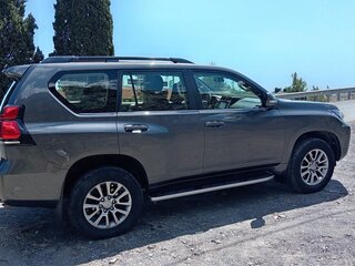 2019 Toyota Land Cruiser Prado 150 Series Рестайлинг 2, серый, 4950000 рублей, вид 4
