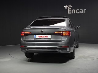 2024 Volkswagen Jetta VII Рестайлинг, серый, 2480000 рублей, вид 3