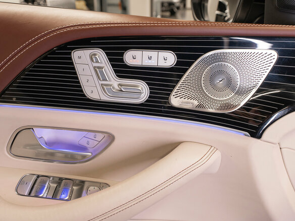2021 Mercedes-Benz Maybach GLS 600 I, чёрный, 9200000 рублей - вид 25