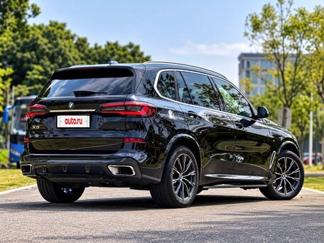 2024 BMW X5 30d IV (G05/G18), чёрный, 9000000 рублей, вид 3