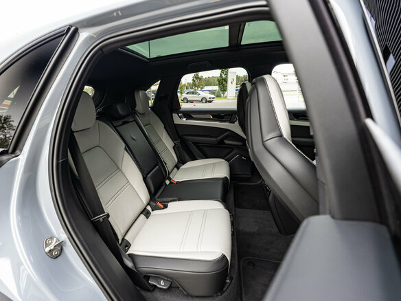 2026 Porsche Cayenne III Рестайлинг, серый, 19790000 рублей - вид 23