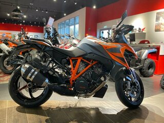 2023 KTM 1290 Super Duke GT, чёрный, 1728000 рублей, вид 5