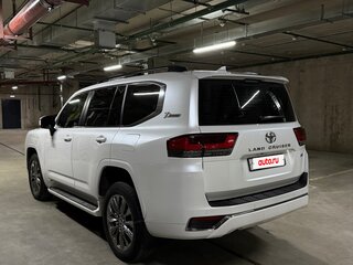 2021 Toyota Land Cruiser 300 Series, белый, 8000000 рублей, вид 5