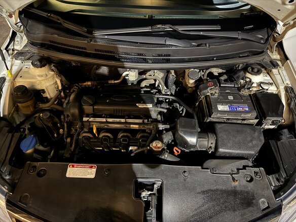 2015 Kia Rio III Рестайлинг, белый, 930000 рублей - вид 12