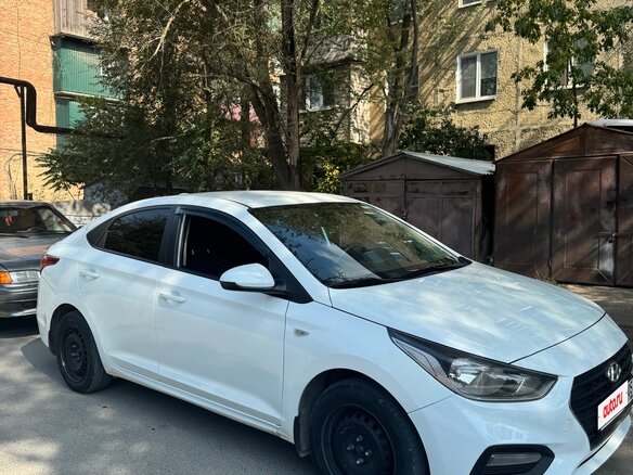 2017 Hyundai Solaris II, белый - вид 2