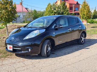 2012 Nissan Leaf (EM61) I (ZE0/AZE0), чёрный, 800000 рублей, вид 2