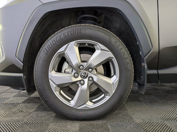 2021 Toyota RAV4 V (XA50), коричневый, 3396575 рублей - вид 17
