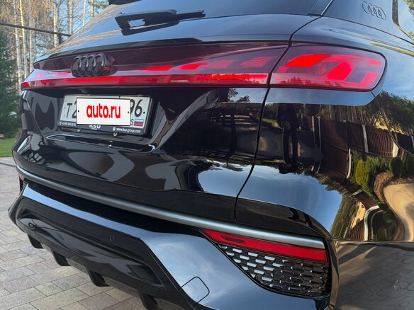 2023 Audi Q6 50 TFSI, чёрный, 7550000 рублей - вид 5