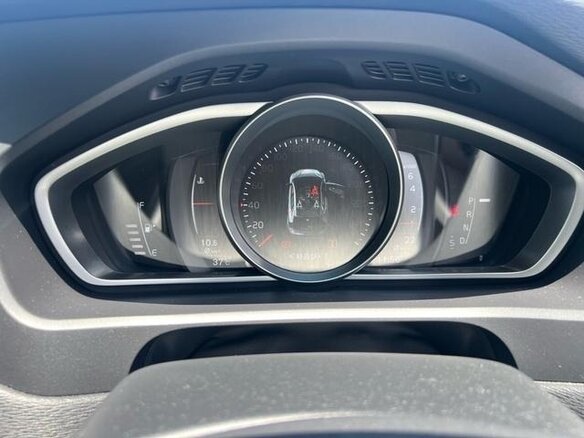 2020 Volvo V40 II Рестайлинг, синий - вид 26