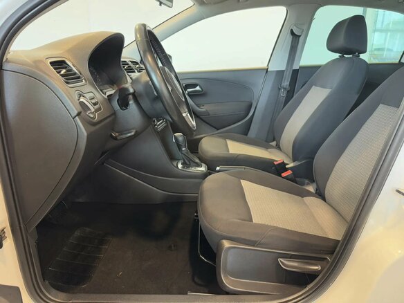 2014 Volkswagen Polo V, белый, 619000 рублей - вид 8