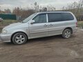 2004 Kia Carnival I Рестайлинг, серый, 400000 рублей - вид 3