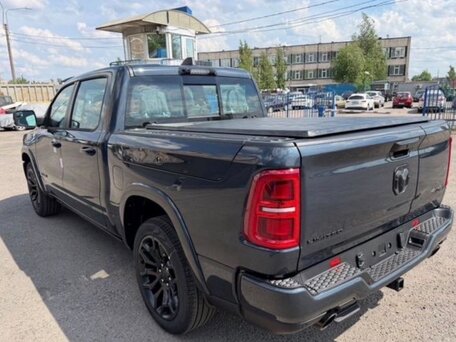 2026 Ram 1500 Crew Cab V Рестайлинг, синий, 9499999 рублей, вид 3