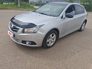 2012 Chevrolet Cruze I Рестайлинг, серебристый, 650000 рублей, вид 1