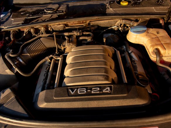 2006 Audi A6 III (C6), красный, 770000 рублей - вид 11
