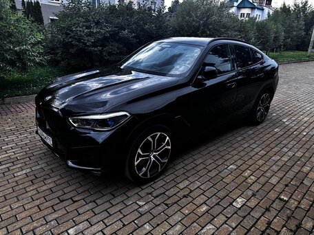 2020 BMW X6 40i III (G06), чёрный, 8000000 рублей, вид 1