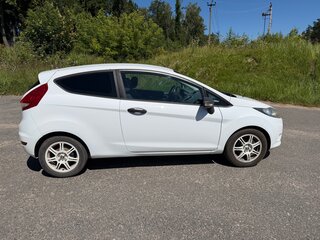 2011 Ford Fiesta Mk6, белый, 560000 рублей, вид 2