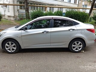 2012 Hyundai Solaris I, серебристый, 850000 рублей, вид 2