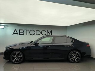 2025 BMW 5 серии 530i xDrive VIII (G60/G61/G68), чёрный, 9990000 рублей, вид 2