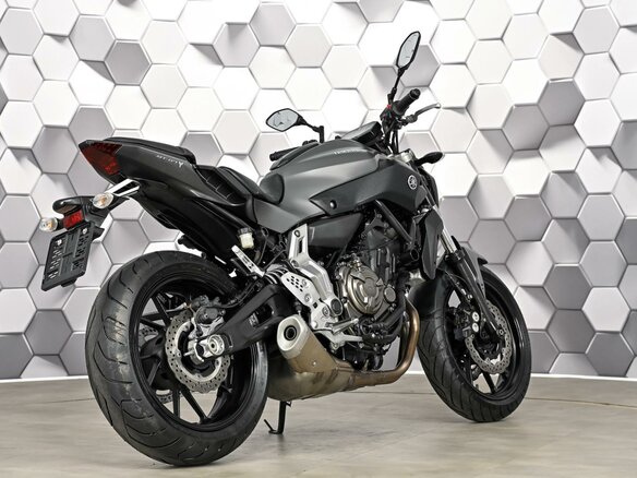 2015 Yamaha MT-07 (FZ-07), серый, 695000 рублей - вид 6