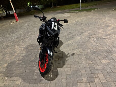 2021 Yamaha MT-03, серый, 600000 рублей, вид 2
