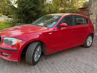 2008 BMW 1 серии 116i I (E81/E82/E87/E88) Рестайлинг, красный, 600000 рублей, вид 4