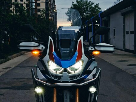 2020 Honda CRF 1100L Africa Twin, белый, 1690000 рублей, вид 1