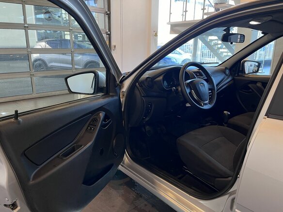 2018 Lada (ВАЗ) Granta I Рестайлинг, серебристый, 580000 рублей - вид 20