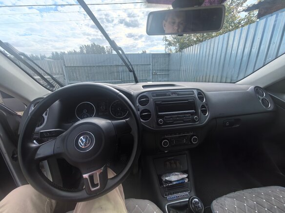 2011 Volkswagen Tiguan I Рестайлинг, серебристый, 730000 рублей - вид 15