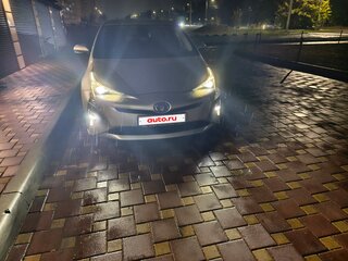 2017 Toyota Prius IV (XW50), серебристый, 1950000 рублей, вид 4