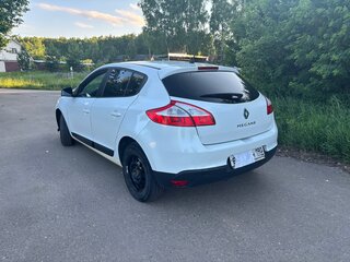2012 Renault Megane III Рестайлинг, белый, 540000 рублей, вид 4