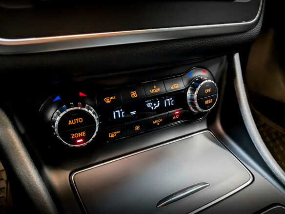 2019 Mercedes-Benz GLA 200 I (X156) Рестайлинг, белый, 2530000 рублей - вид 24