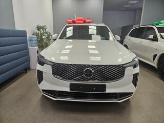 2025 Volvo XC90 B6 II Рестайлинг 2, белый, 9400000 рублей, вид 2