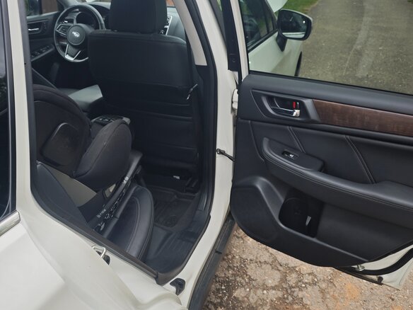 2018 Subaru Outback V Рестайлинг, белый, 2700000 рублей - вид 20