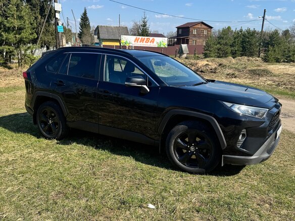 2020 Toyota RAV4 V (XA50), чёрный, 4200000 рублей - вид 9
