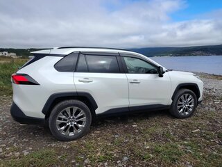 2021 Toyota RAV4 V (XA50), белый, 3950000 рублей, вид 3