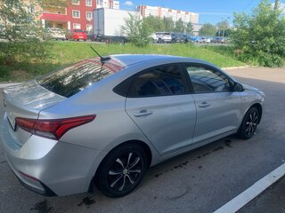 2017 Hyundai Solaris II, серебристый, 1150000 рублей, вид 2