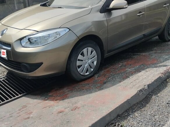 2012 Renault Fluence I, бежевый, 750000 рублей