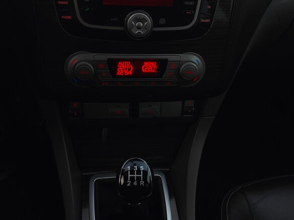 2008 Ford Focus II Рестайлинг, фиолетовый - вид 21