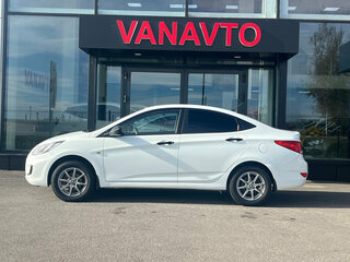 2013 Hyundai Solaris I, белый, 795000 рублей, вид 4
