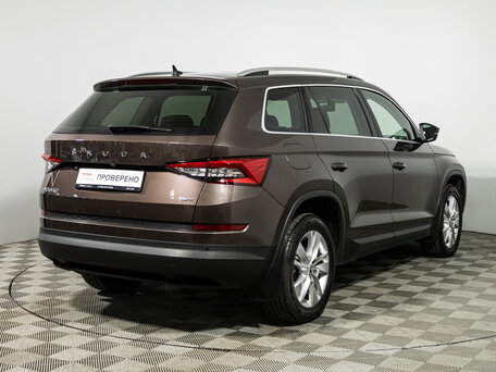 2020 Skoda Kodiaq I, коричневый, 2899585 рублей, вид 5