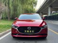 2022 Mazda 3 Axela IV (BP), красный, 1285000 рублей - вид 1