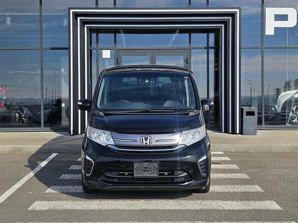 2018 Honda Stepwgn V Рестайлинг, чёрный, 1950000 рублей - вид 1