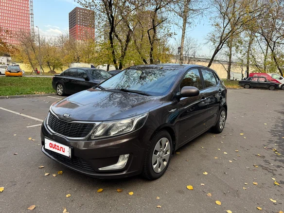 2014 Kia Rio 6-speed III, коричневый, 850000 рублей