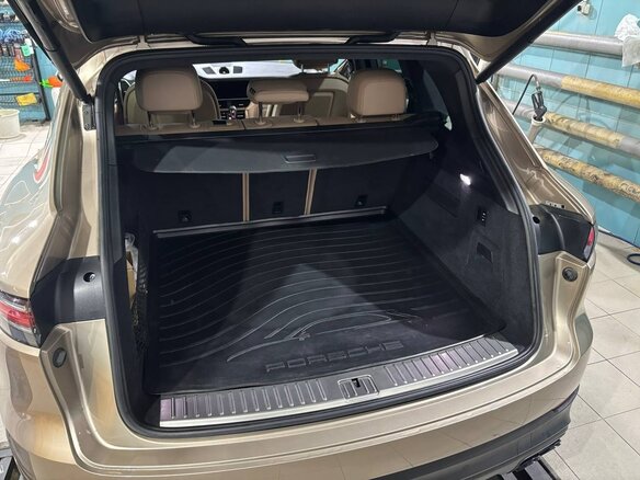 2018 Porsche Cayenne III, коричневый, 8800000 рублей - вид 14