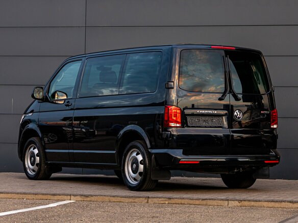 2021 Volkswagen Caravelle T6 Рестайлинг, чёрный, 3735000 рублей - вид 7