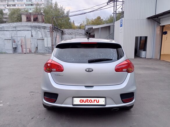2016 Kia Ceed II Рестайлинг, серебристый, 850000 рублей - вид 9