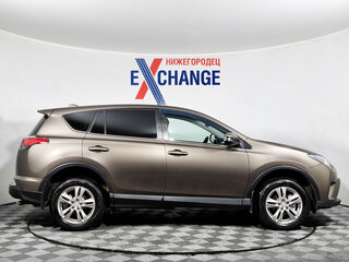 2017 Toyota RAV4 IV (XA40) Рестайлинг, коричневый, 2126000 рублей, вид 4